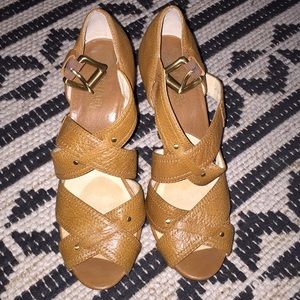 Tan 4.5 inch heels + 1inch platform